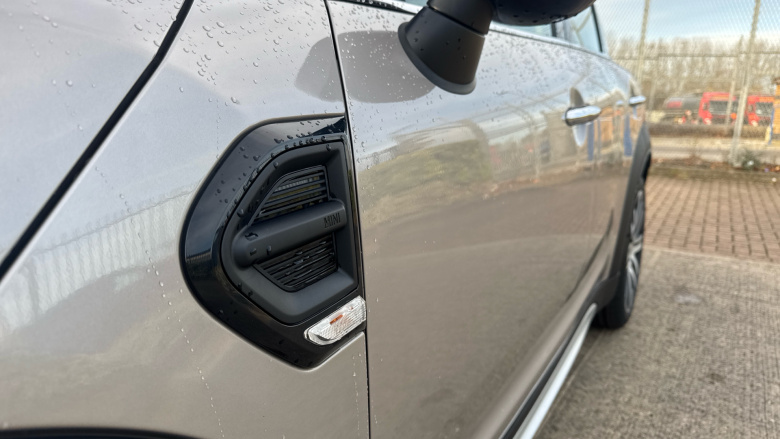 MINI Countryman 1.5 Cooper Exclusive 5dr Auto [Comfort Pack] Petrol Hatchback